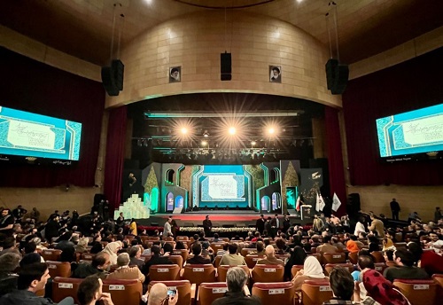 در اختتامیه چهل‌ودومین جشنواره بین‌المللی فیلم فجر اعلام شد: 
						
                        اختصاص تسهیلات خرید کالا از سوی بانک سینا به اعضای خانه سینما